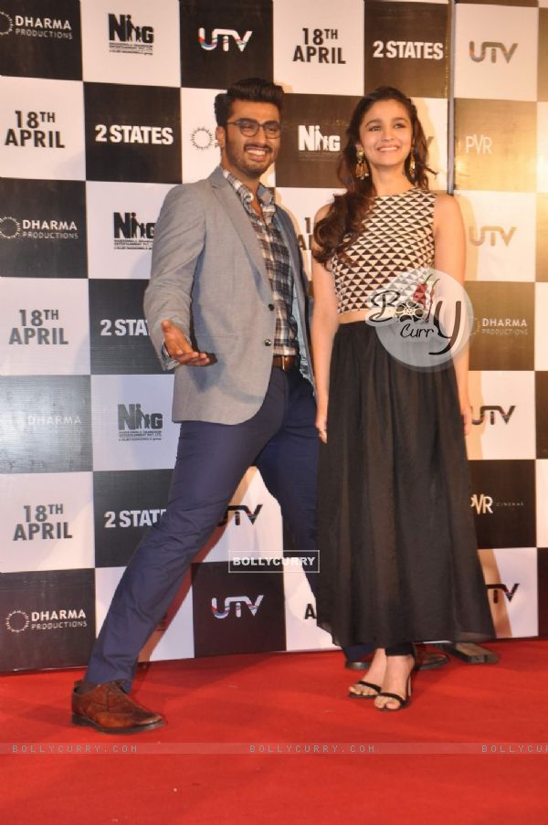 Arjun Kapoor and Alia Bhatt at the Trailer launch of 2 States (313408)