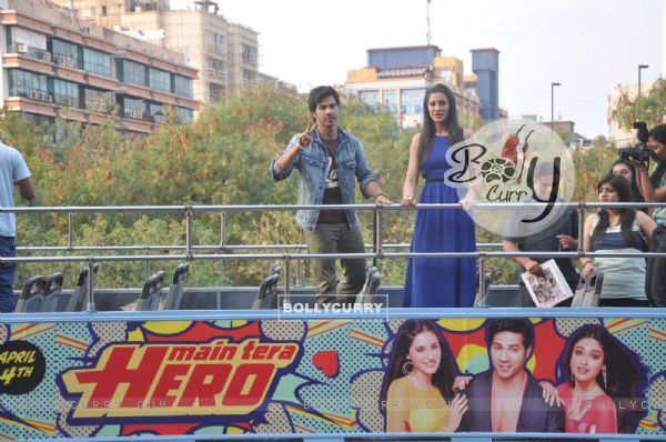 Promotions of Main Tera Hero in a city bus (313720)