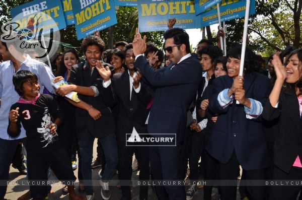 Ayushmann performs a corporate flash mob (314159)