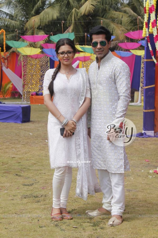 Drashti Dhami and Gunjan Uttreja at Colors Holi Party