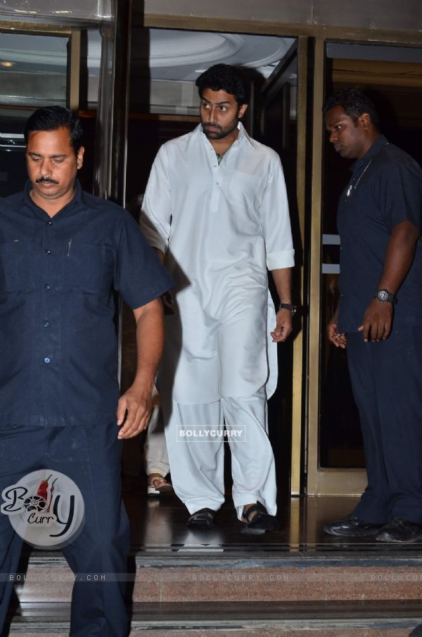 Abhishek Bachchan was at Sanjeev(Bobby) Chawla's Prayer Meet