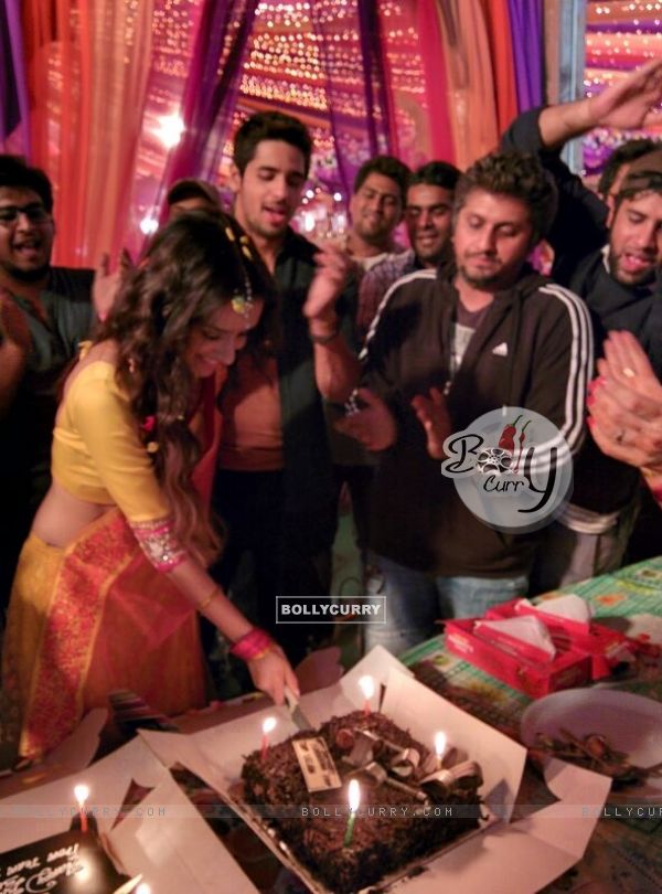 Shraddha Kapoor celebrates her birthday on the sets of The Villian (314553)