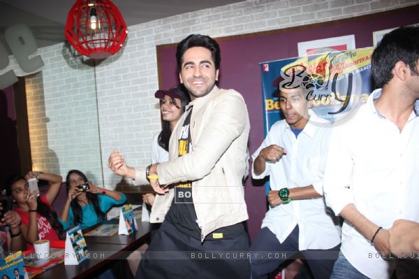 Ayushmann performs at the Promotions of Bewakoofiyaan at Cafe Coffee Day (314828)