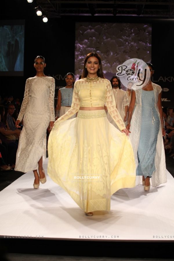 Dia Mirza in Anita Dongre's creation at Lakme Fashion Week Summer Resort 2014 Day 4