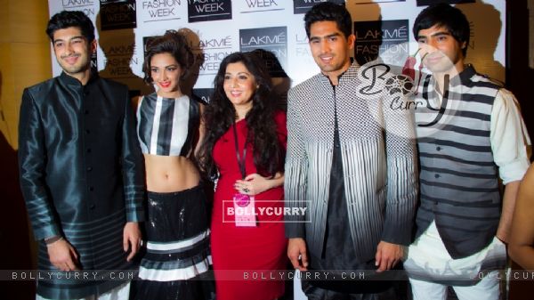 Cast of Fugly at Lakme Fashion Week (315019)
