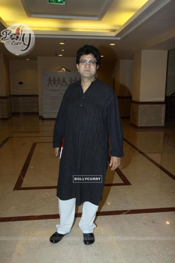 Prasoon Joshi was at the Campaign for 'VEER'