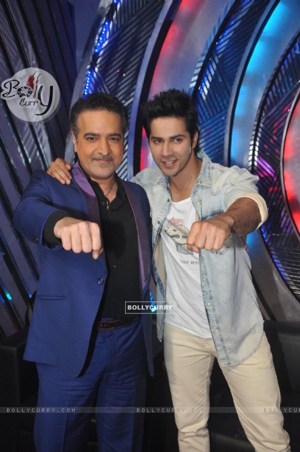 Ravi Behl and Varun Dhawan were at the Grand Finale of Boogie Woogie (315816)