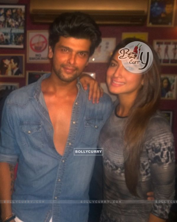 Kushal Tandon & Gauahar Khan at the celebration of the success of Baby Doll song from Ragini MMS 2 (315839)