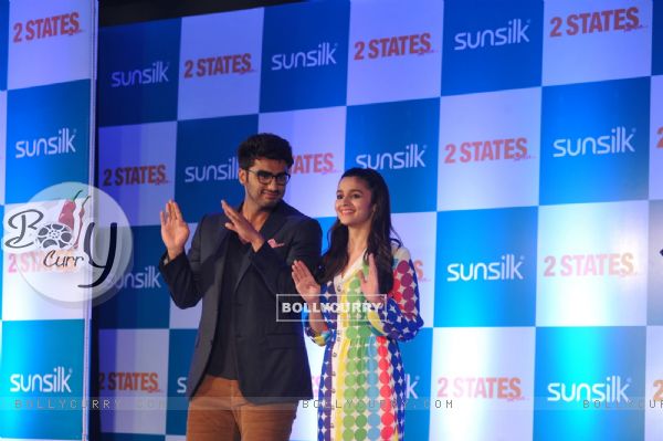 Arjun and Alia perform at the 2 States Press Conference (316033)