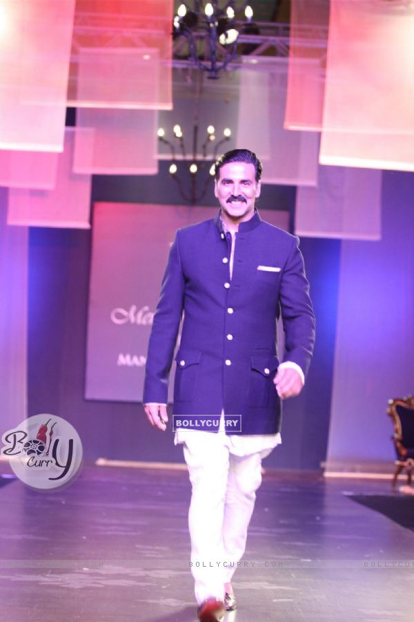 Akshay Kumar was seen at the Men for Mijwan fashion sho