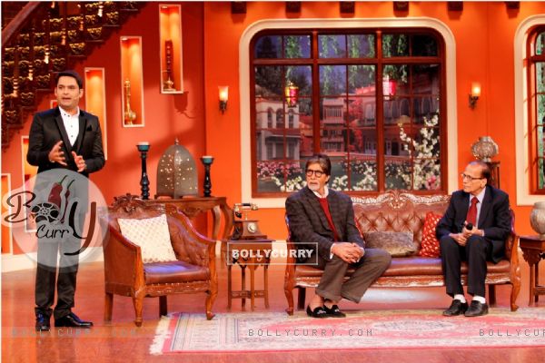 Big B interacts with the audiences on Comedy Nights With Kapil