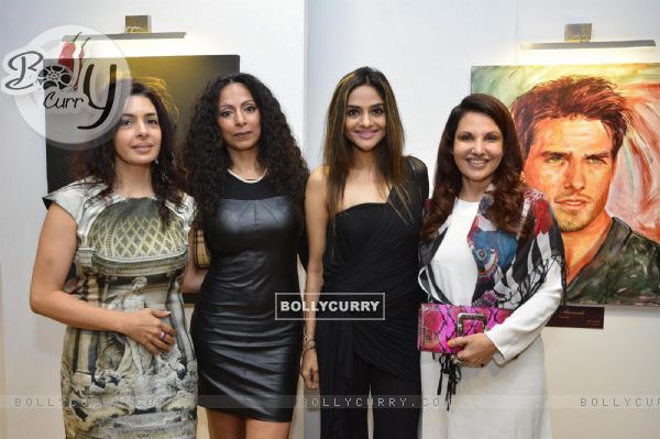 Shweta Shetty and Madhoo were at Nawaz Modi Singhania's art show