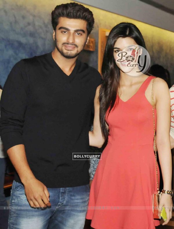 Arjun Kapoor and Kriti Sanon at the Special screening of 2 States (317408)