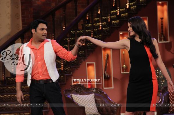 Alia Bhatt and Kapil Sharma perform on Comedy Nights With Kapil (317896)