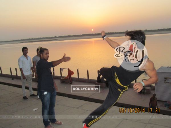Tiger Shroff practices his stunts at Varanasi