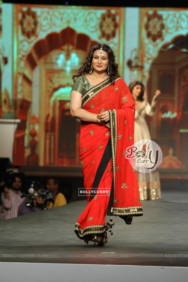 Poonam Dhillon walked the ramp at the 'Caring with Style' fashion show at NSCI