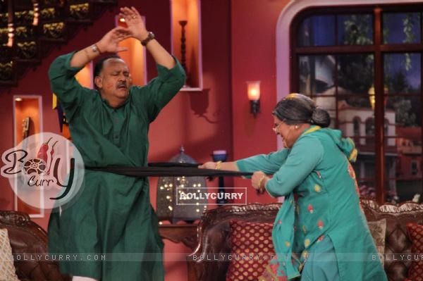 Alok Nath perfroms with Dadi on Comedy Nights With Kapil