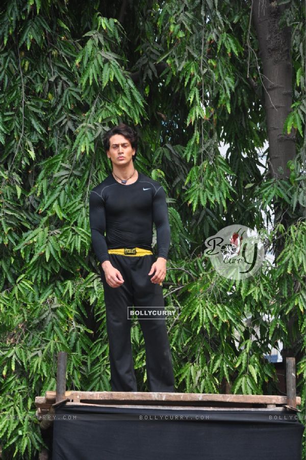 Tiger Shroff at the live action performance (319801)
