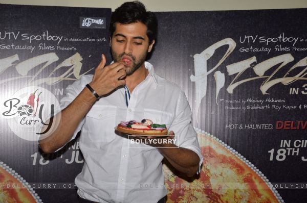 Akshay Oberoi at the Trailer launch of the 3D horror movie Pizza (320040)