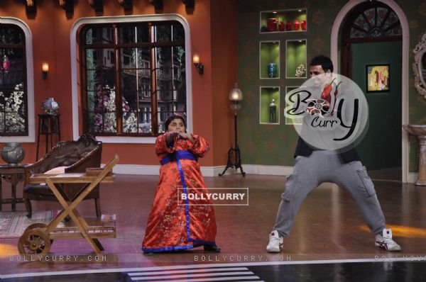 Akshay Kumar performs with Akshat Singh on Comedy Nights With Kapil