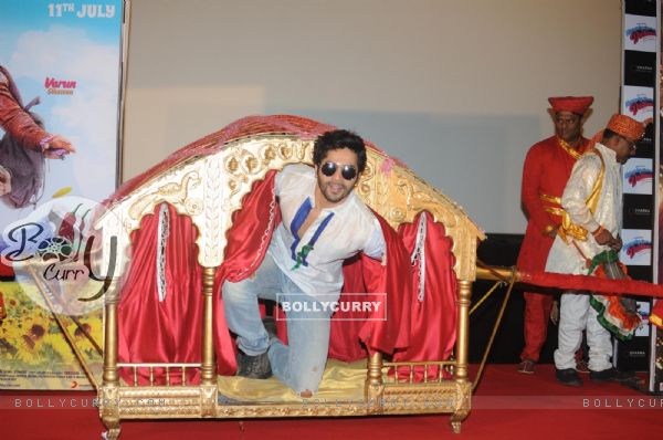 Varun Dhawan arrives at the Trailer Launch of 'Humpty Sharma Ki Dulhania'