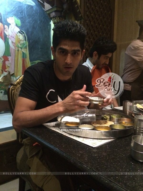 Vijendra Singh enjoys lunch at the Promotions of Fugly in Ahmedabad (320726)