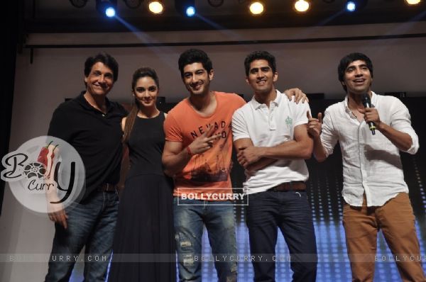Fugly team attends Shiamak's show Selcouth finale (321013)