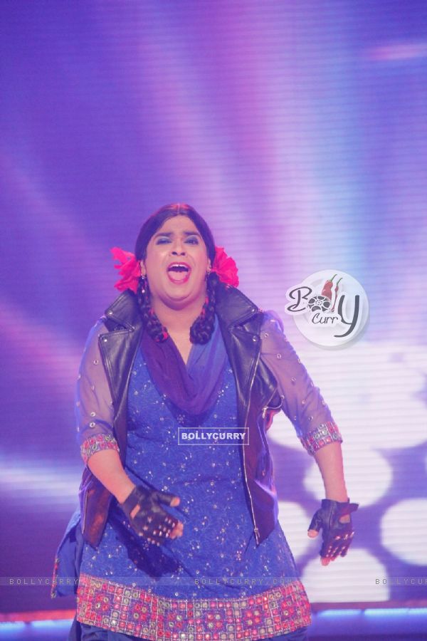 Palak performs at the Launch of Jhalak Dikhhla Jaa Season 7