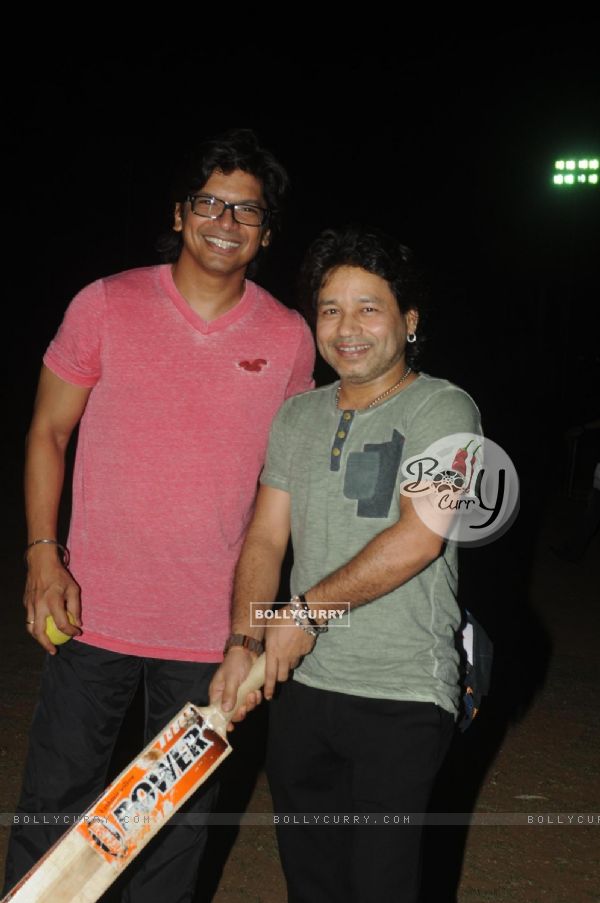 Cricket Match between Singers and the Cast of 'Desi Katte'