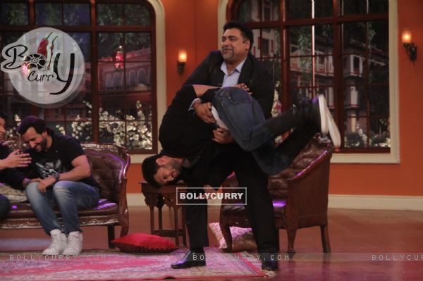 Ram Kapoor topples Riteish over on Comedy Nights with Kapil