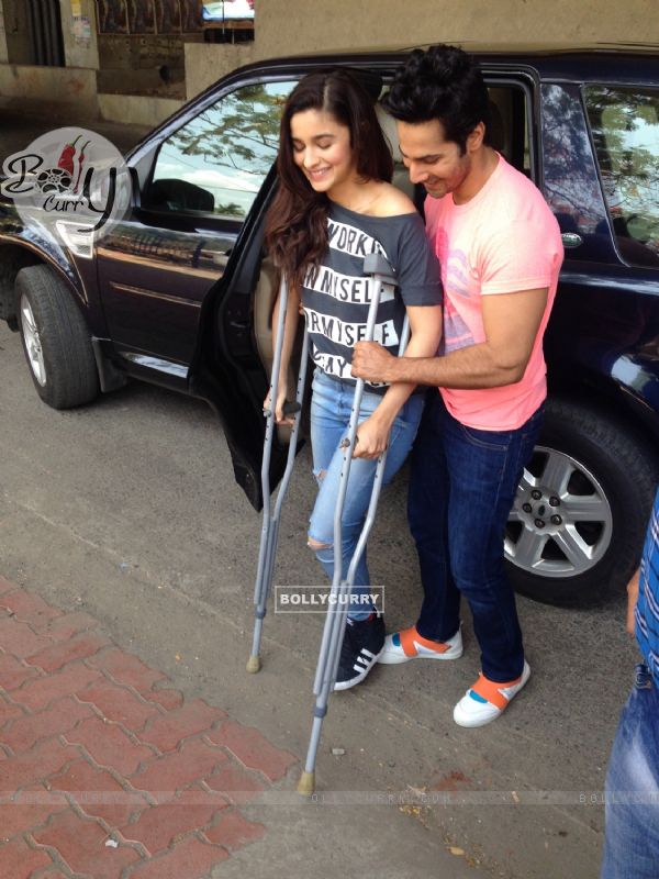 Humpty Sharma takes his Dulhaniya on the Mumbai metro