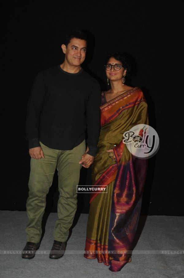 Aamir Khan and Kiran Rao at Star Parivaar Awards 2014