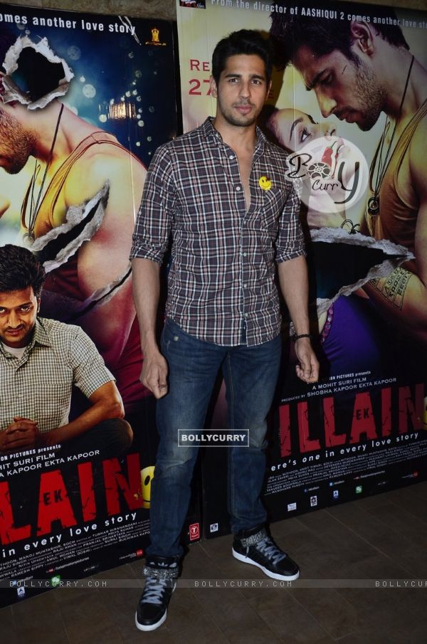 Sidharth Malhotra at the Screening of Ek Villiian (323306)