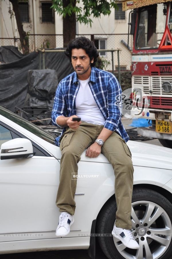 Arjan Bajwa at the Promotions of Bobby Jasoos (323324)