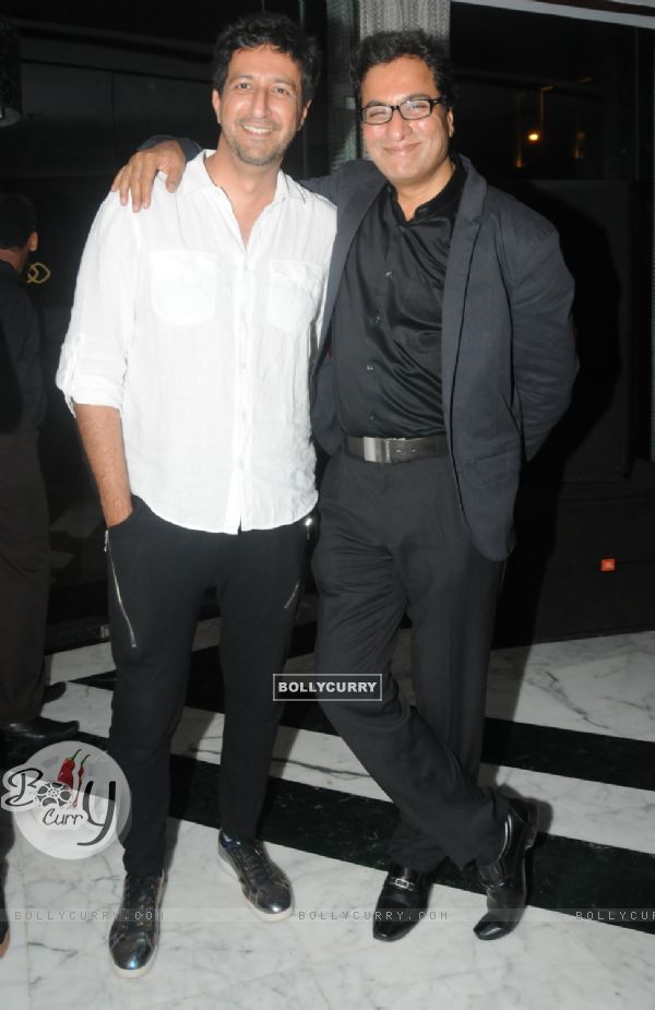 Talat Aziz with Sulaiman at the Music Mania Event