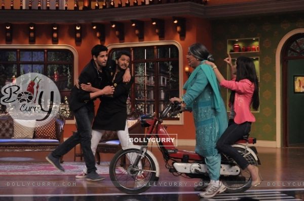 Shraddha enjoys a bike ride with Dadi on Comedy Nights With Kapil (323428)
