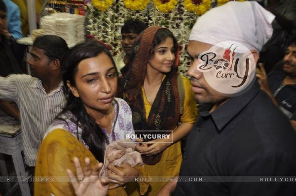Vidya Balan visits Mahim Darga to pray for her upcoming film