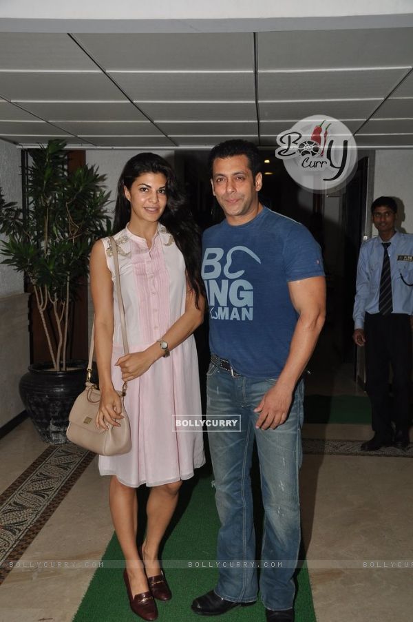 Salman Khan and Jacqueline Fernandes at 'Ek Villain' success bash (323847)