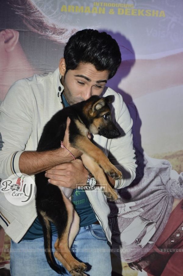 Armaan Jain was spotted kissing a puppy (323876)
