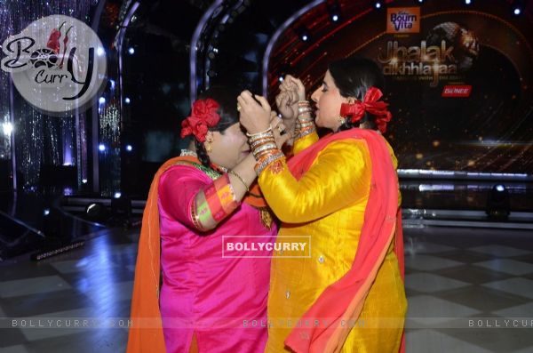 Palak and her clone get into a fight on Jhalak Dikhala Jaa (324216)