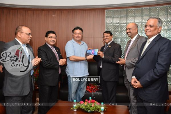Rishi Kapoor launches IDBI bank