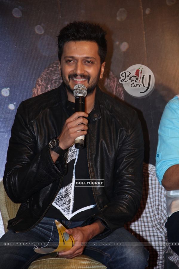 Riteish Deshmukh addresses the media at the Success Party of Ek Villain (324301)