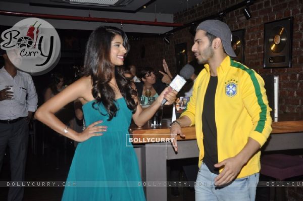 Varun with the anchor of Sony SIX FIFA at Hard Rock Caf (324488)