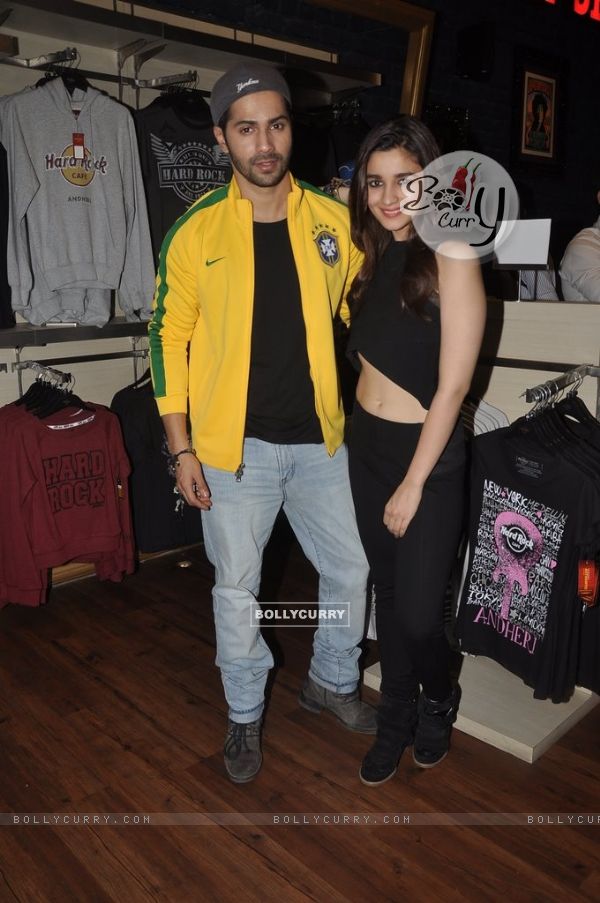 Alia and Varun for Sony SIX FIFA promotions at Hard Rock Cafe (324492)