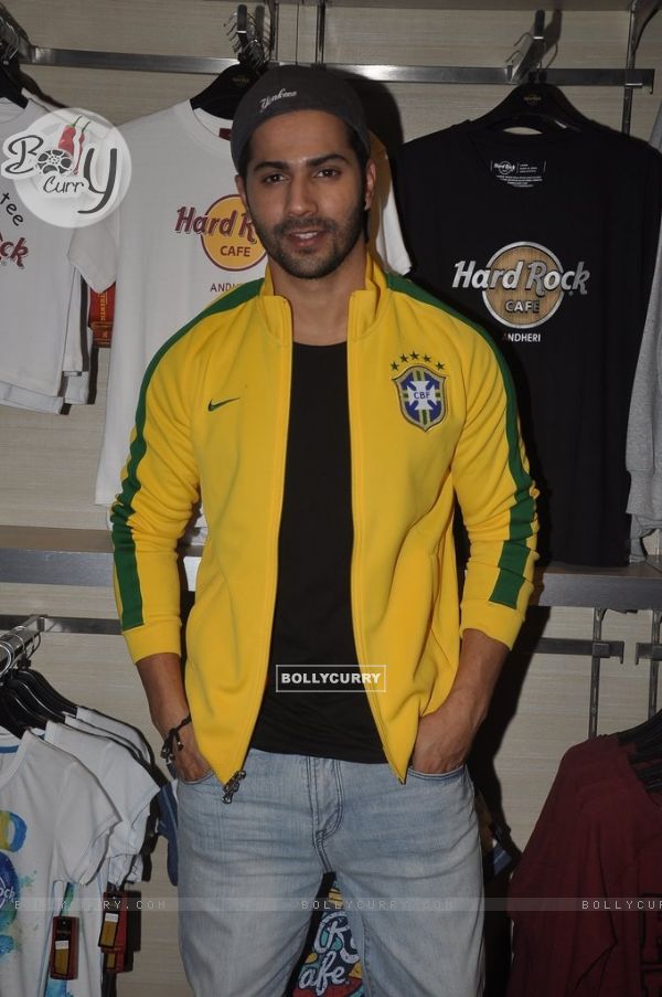 Varun for Sony SIX FIFA promotions at Hard Rock Cafe (324493)
