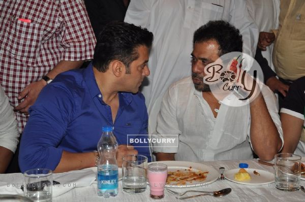 Salman Khan and Anees Bazmee at Baba Siddiqie's Iftar Party
