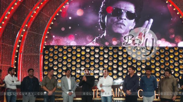 Shah Rukh Khan Delighted to Receive ENTERTAINER OF INDIAN CINEMA Award