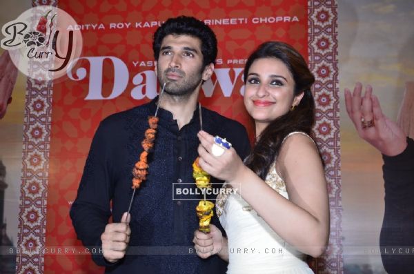 Parineeti Chopra and Aditya Roy Kapoor promote Daawat-e-Ishq