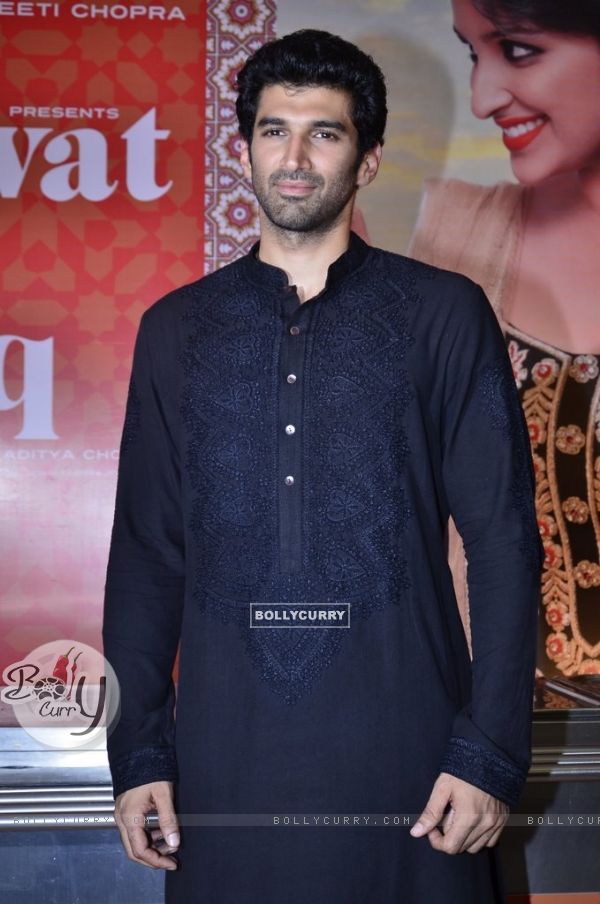 Aditya Roy Kapoor poses to media at the  promotion of Daawat-e-Ishq (325462)