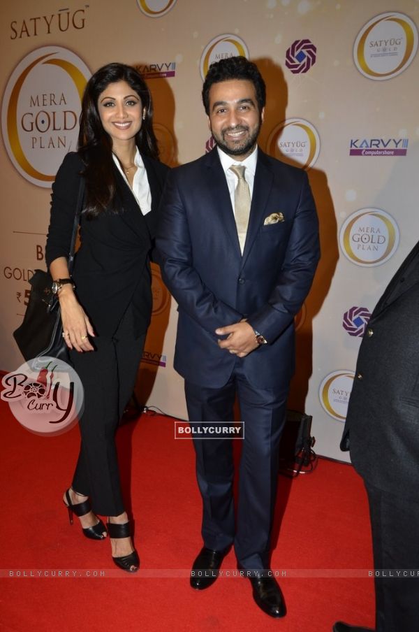 Shilpa Shetty and Raj Kundra at the  Launch of Satyug Gold